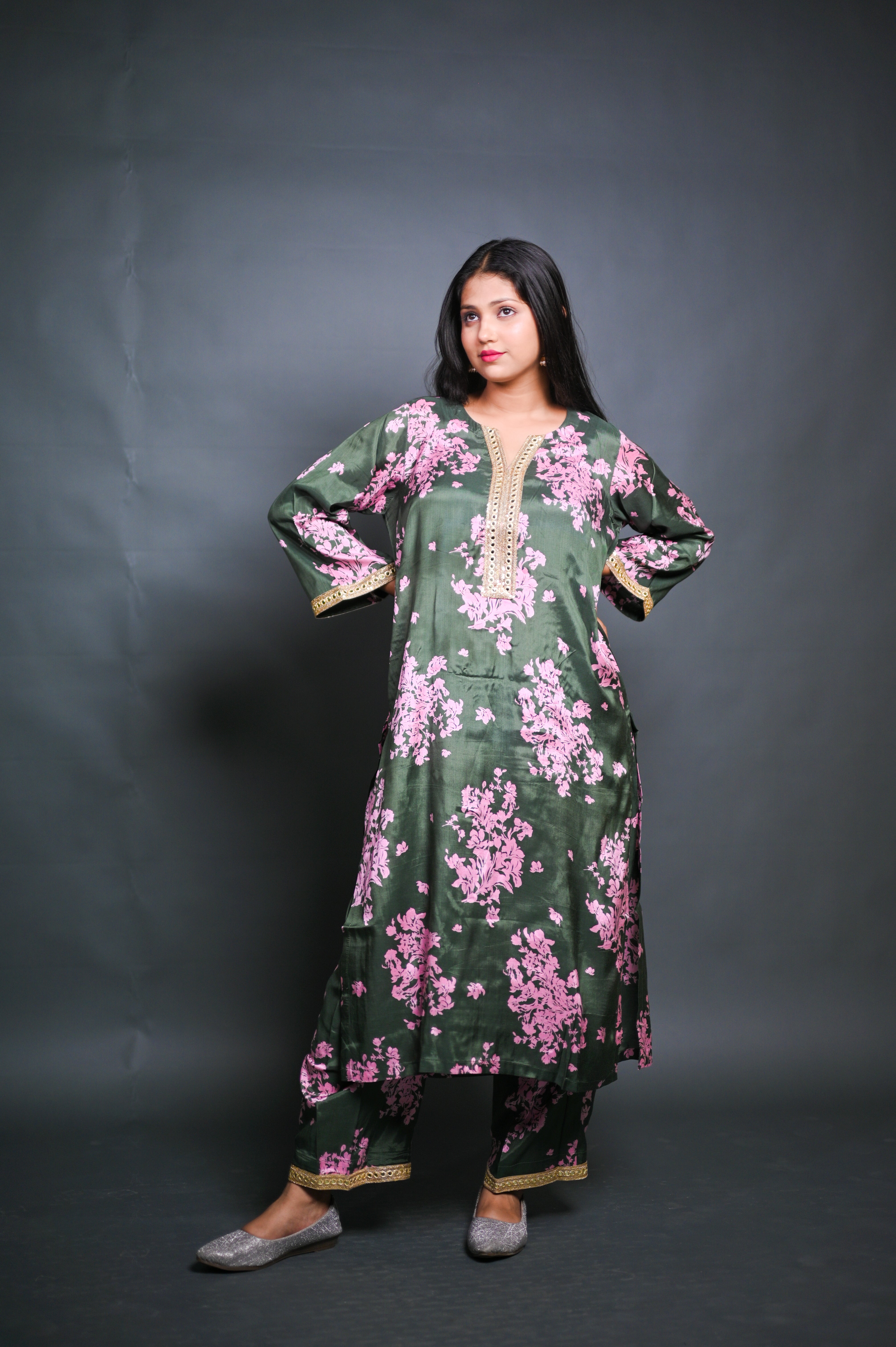 Dark Green Floral Printed Kurta Set with Embroidered Detailing
