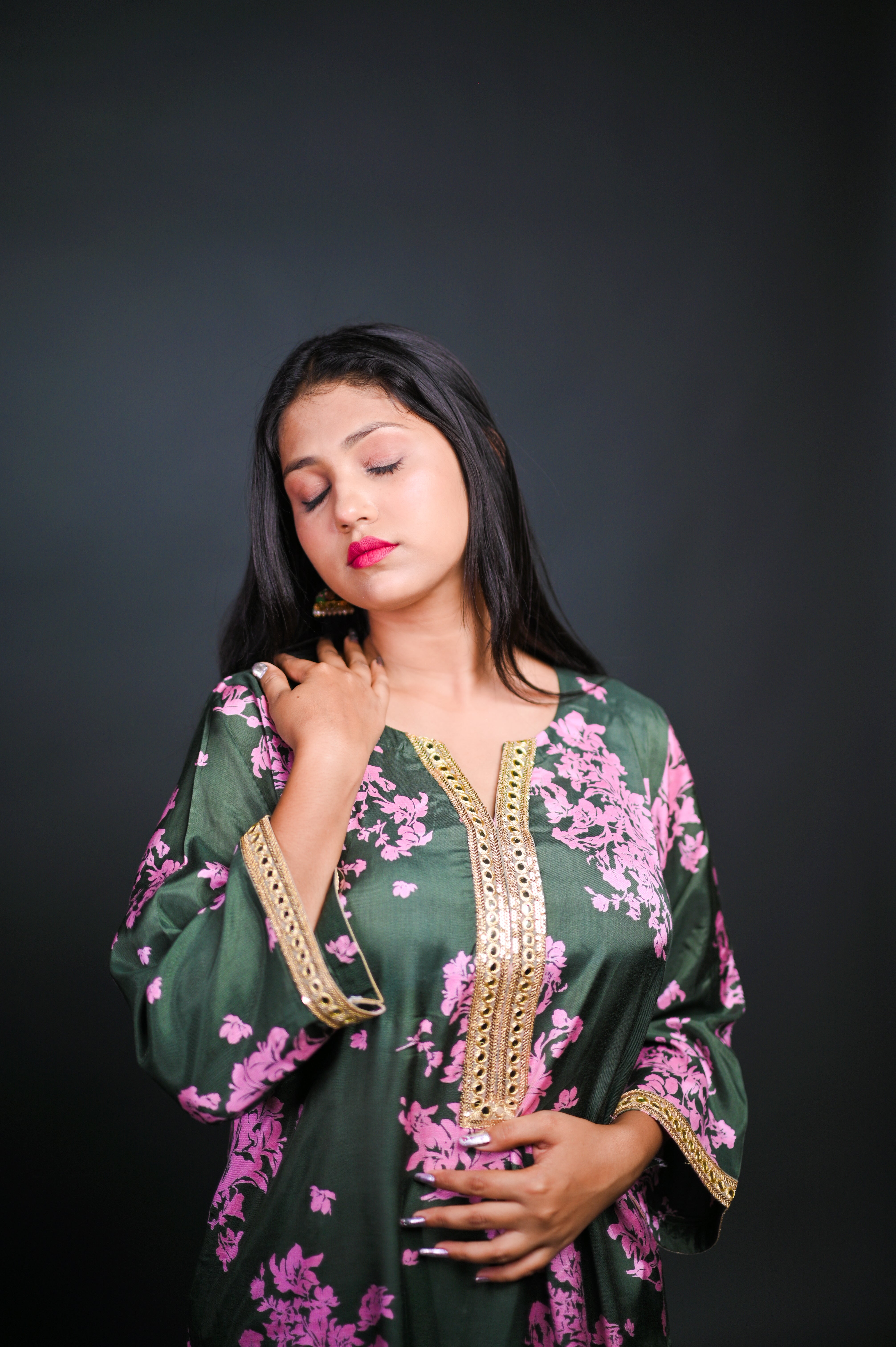 Dark Green Floral Printed Kurta Set with Embroidered Detailing